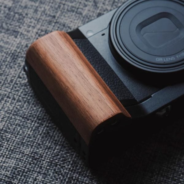 กริป Ricoh GRIV GR4 สีน้ำตาล Walnut Hand Grip จาก King