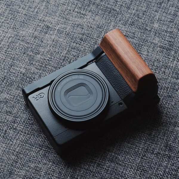 กริป Ricoh GRIV GR4 สีน้ำตาล Walnut Hand Grip จาก King