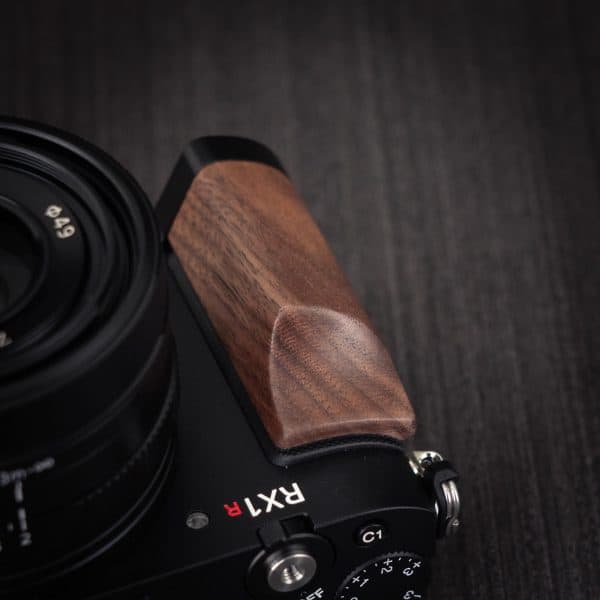 กริป SONY RX1RIII Hand grip กริปไม้สีน้ำตาลอ่อน Walnut