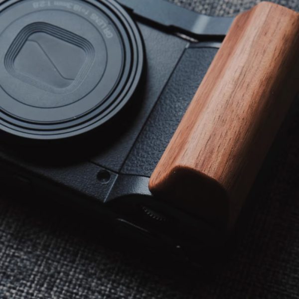 กริป Ricoh GRIV GR4 สีน้ำตาล Walnut Hand Grip จาก King
