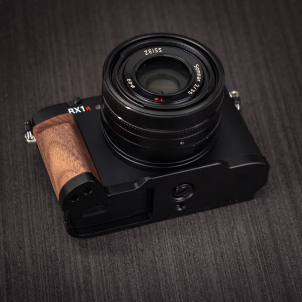 กริป SONY RX1RIII Hand grip กริปไม้สีน้ำตาลอ่อน Walnut