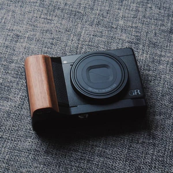 กริป Ricoh GRIV GR4 สีน้ำตาล Walnut Hand Grip จาก King