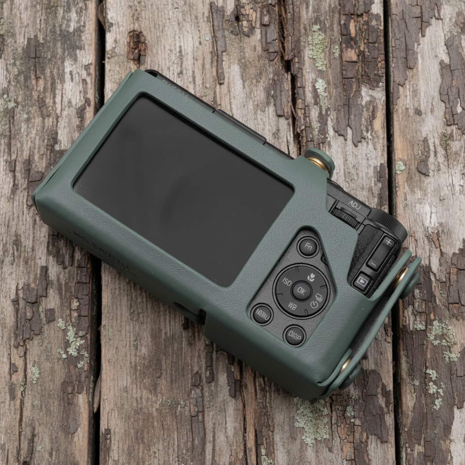 เคสหนัง Ricoh GRIV GR4 สีเขียว จาก Cam-in x Larry Gadget Leather Case