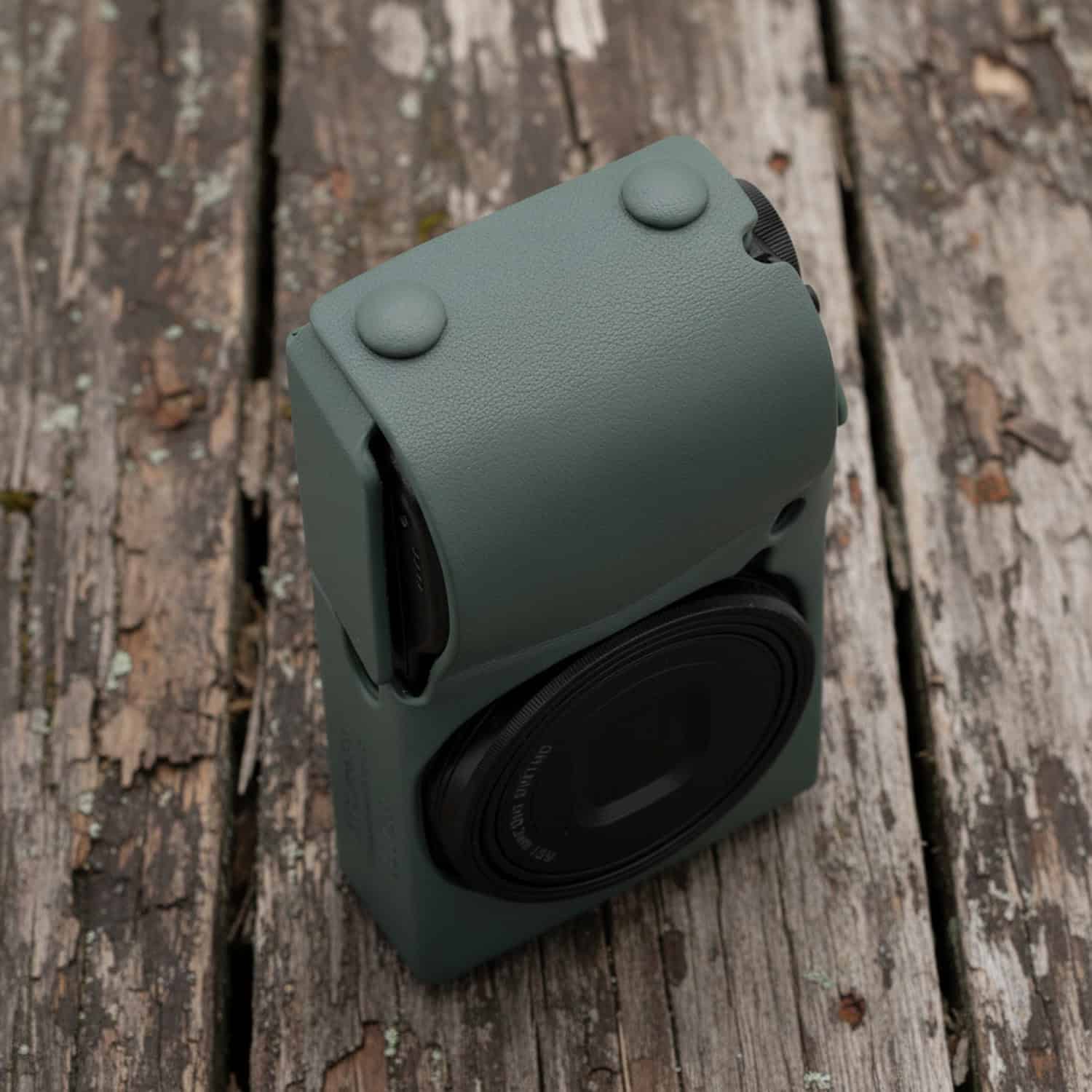 เคสหนัง Ricoh GRIV GR4 สีเขียว จาก Cam-in x Larry Gadget Leather Case