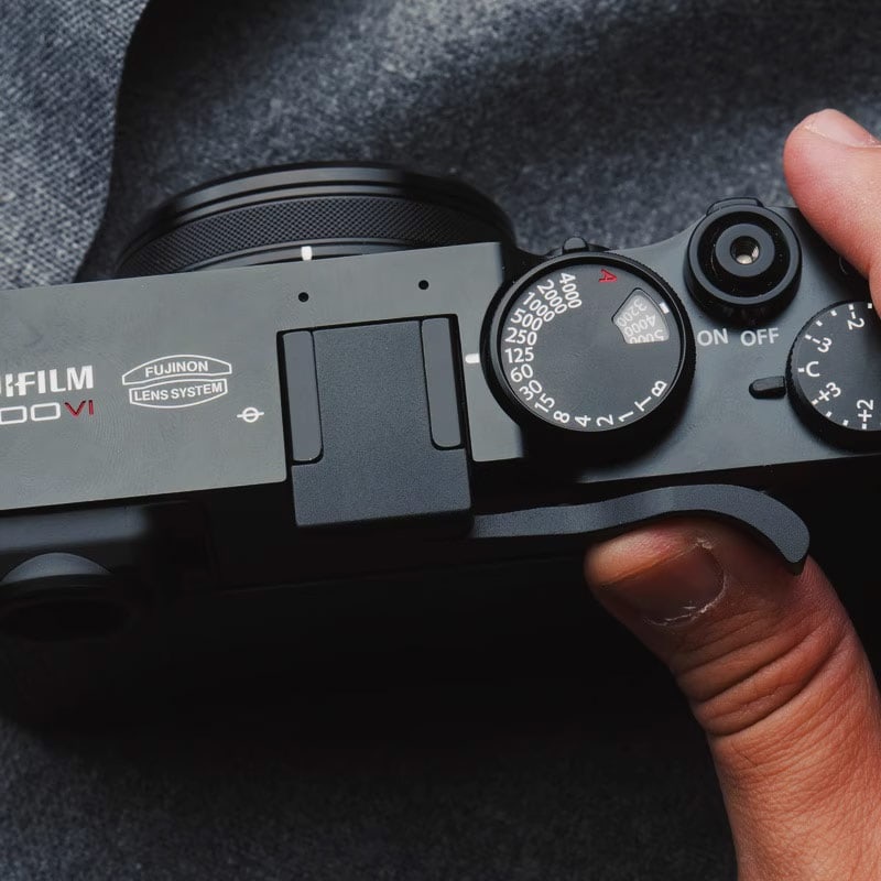 ที่พักนิ้ว พับได้ Fuji X100VI สีดำ จาก King Foldable Thumb Grip