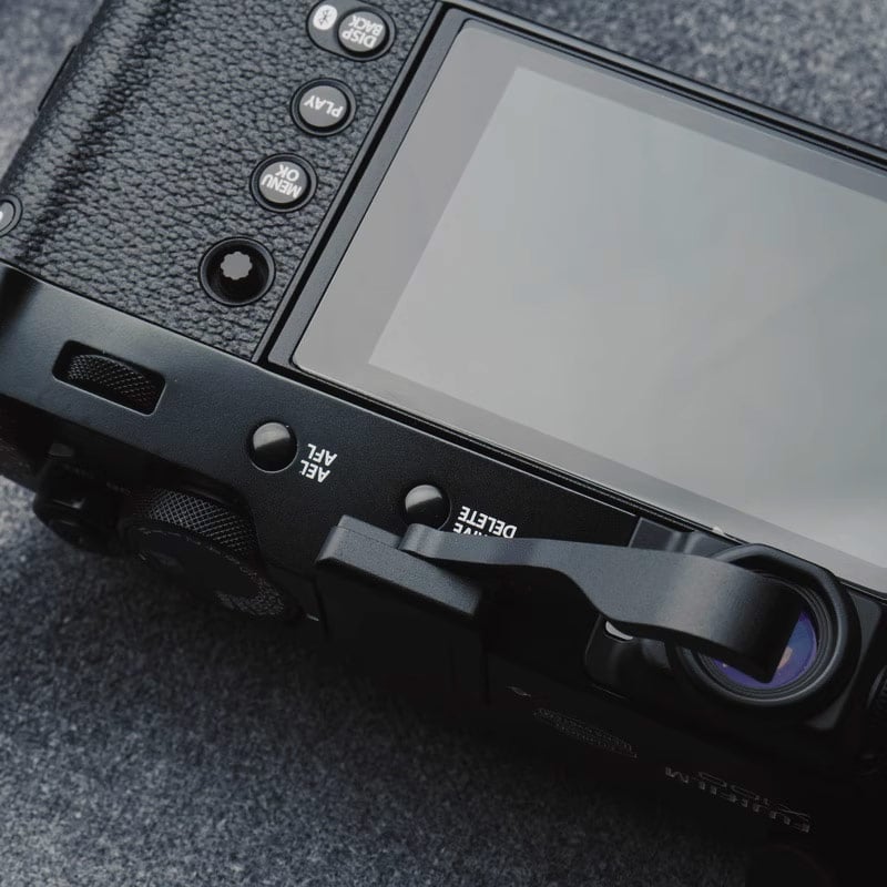 ที่พักนิ้ว พับได้ Fuji X100VI สีดำ จาก King Foldable Thumb Grip
