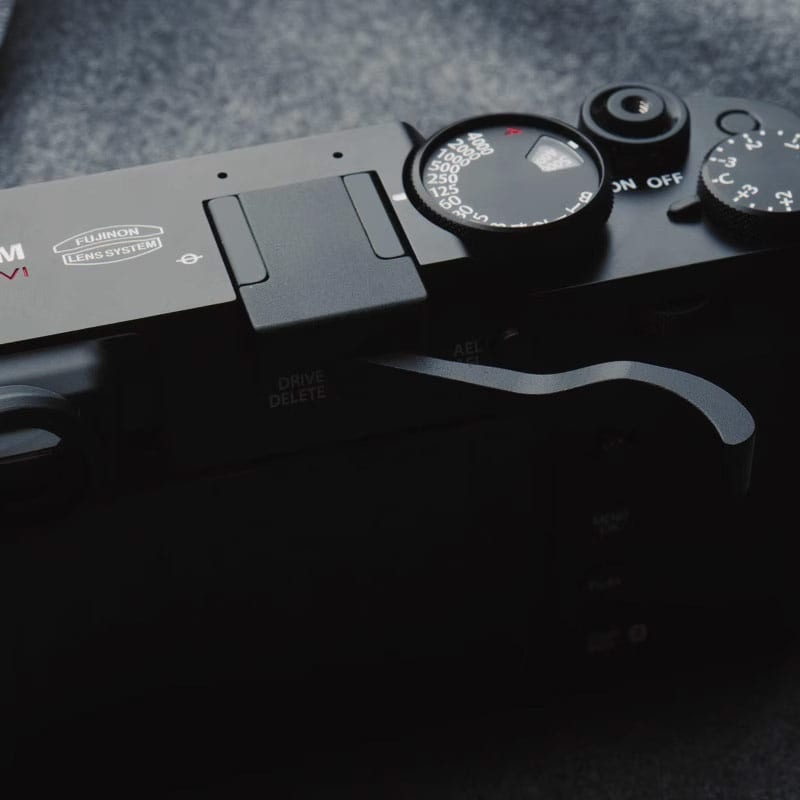 ที่พักนิ้ว พับได้ Fuji X100VI สีดำ จาก King Foldable Thumb Grip