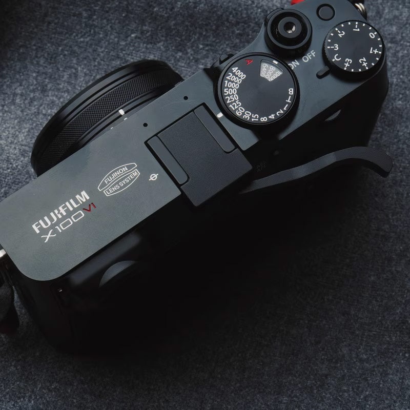 ที่พักนิ้ว พับได้ Fuji X100VI สีดำ จาก King Foldable Thumb Grip