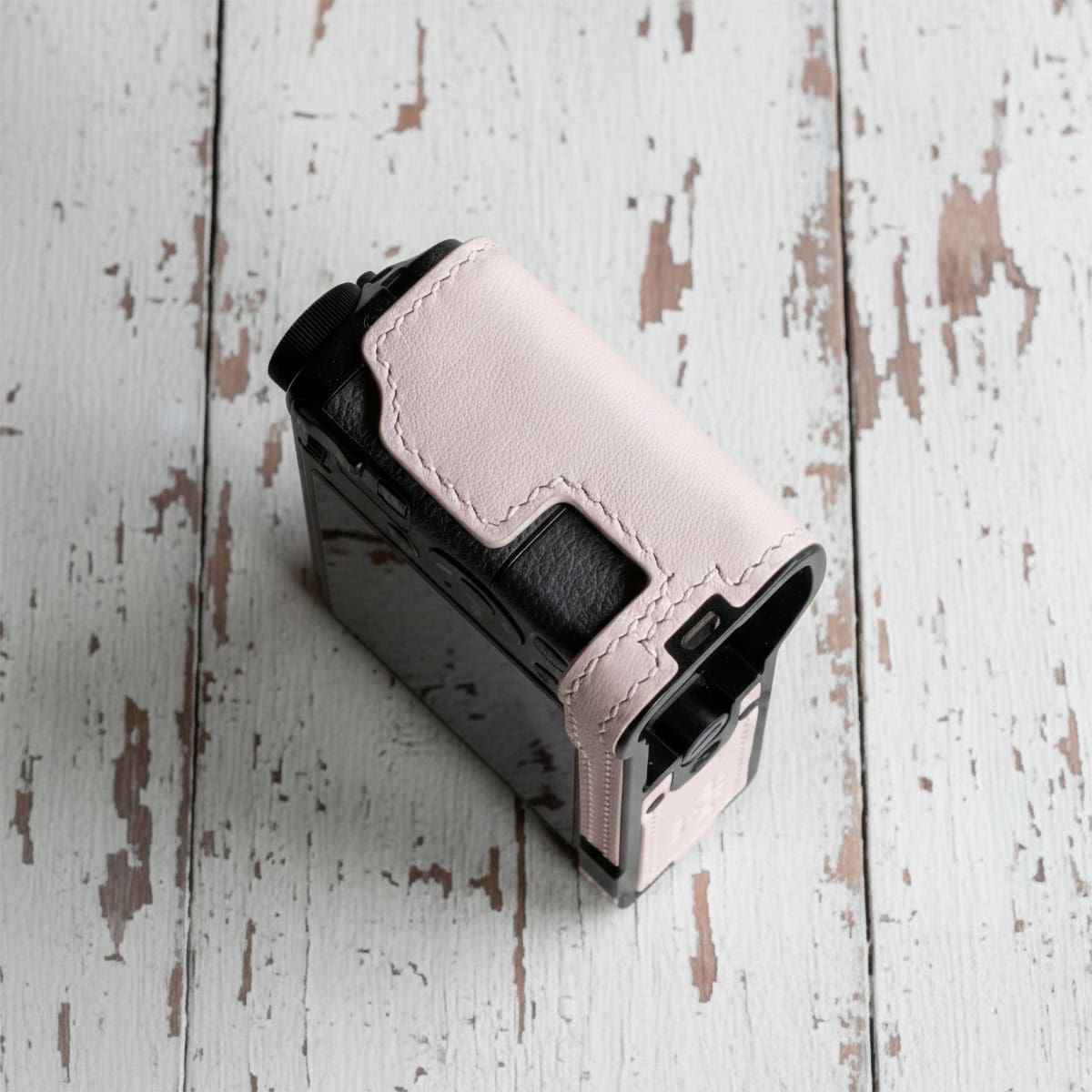 Half case Rich GRIV GR4 HDF สีชมพู เคสหนัง จาก Cam-in x Larry Gadget