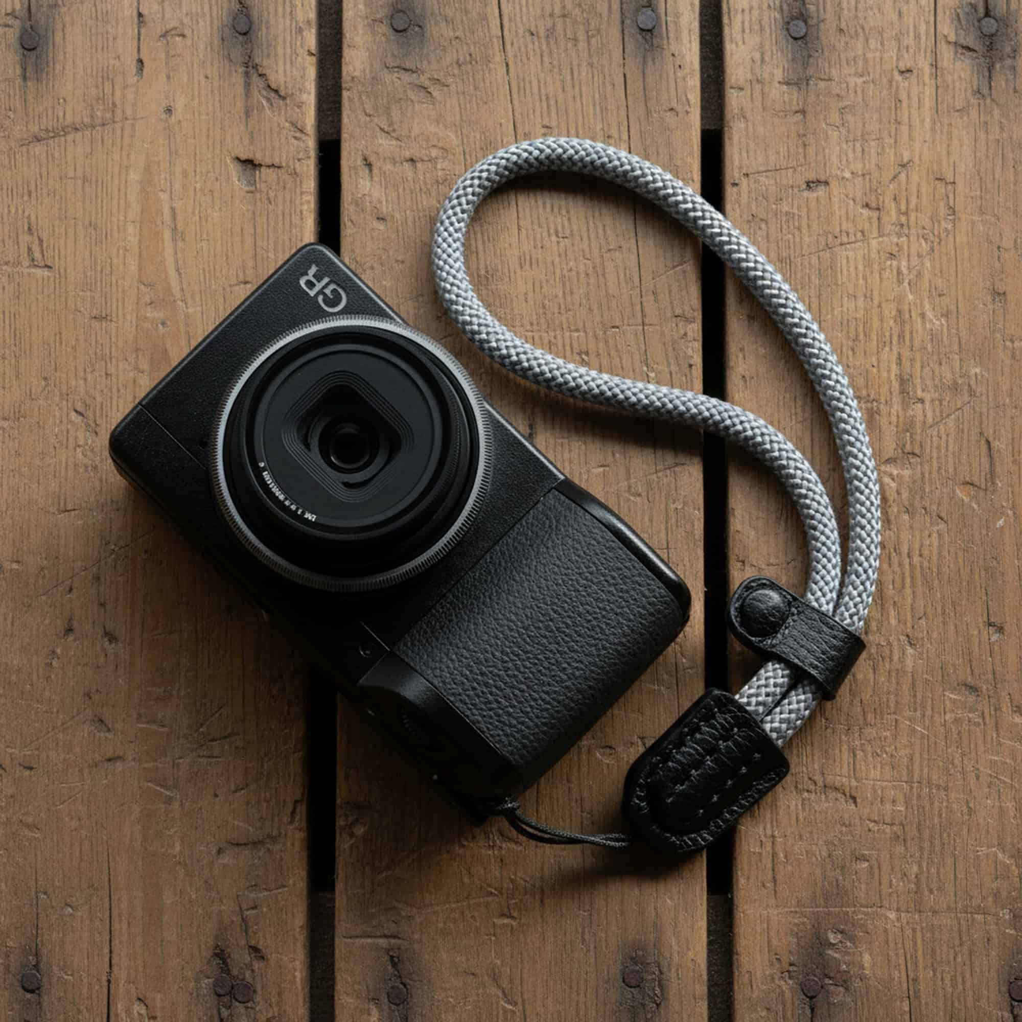 สายคล้องมือกล้องปลายเชือก Yuwood สีเทา Gray Nylon Wrist Strap