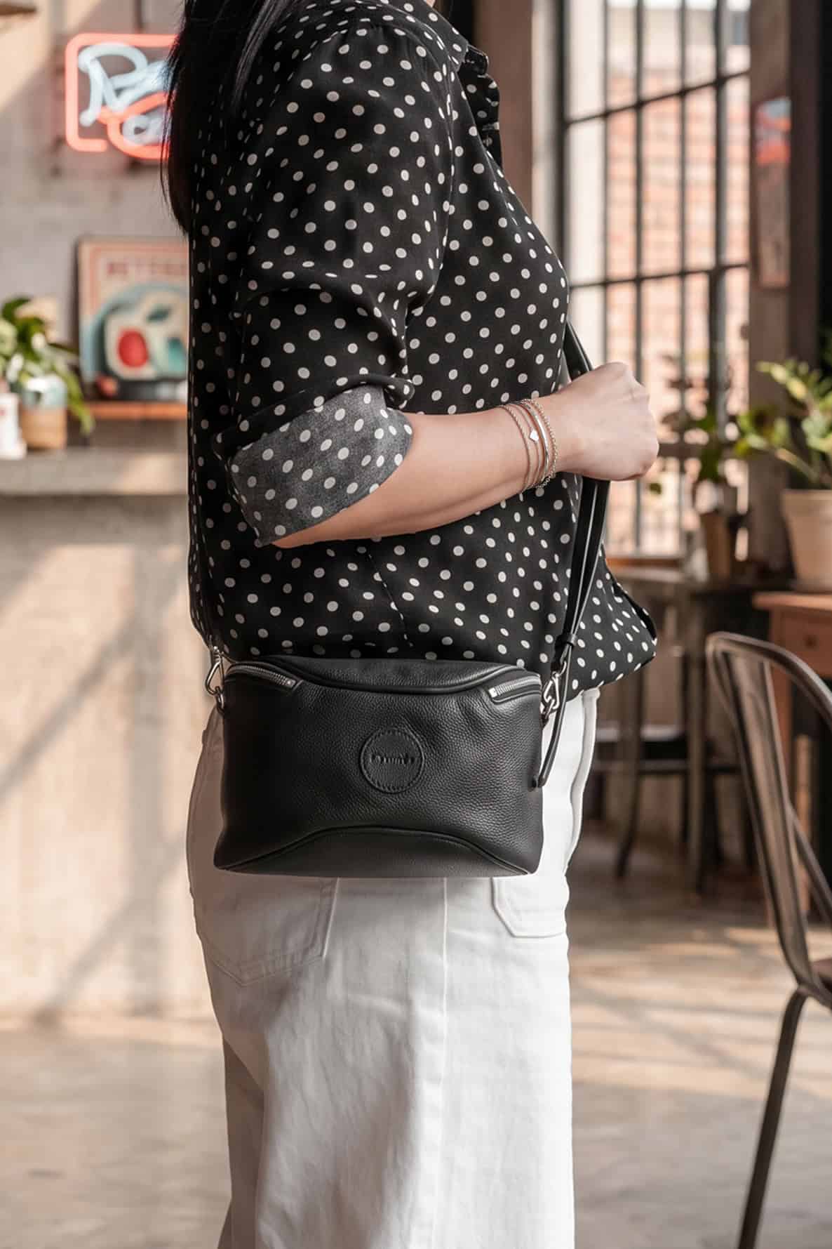 Pouch พร้อมสายสะพาย Leica Q3 Fuji GFX100RF กระเป๋าหนังแท้ Cam-in Large
