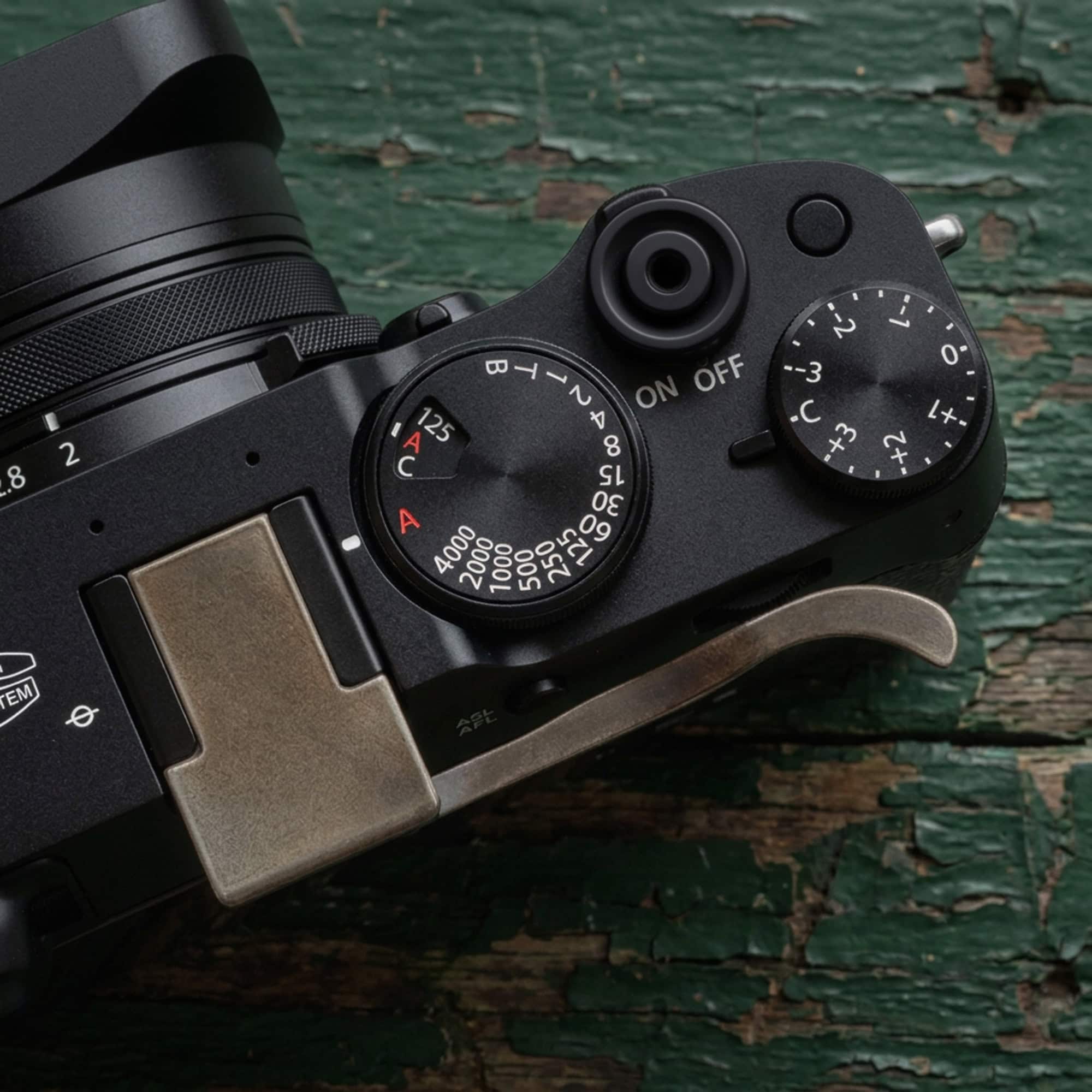 ที่พักนิ้ว Fuji X100VI Foldable Thumb Rest Vintage Brass ทองเหลืองรมดำ จาก MostTap