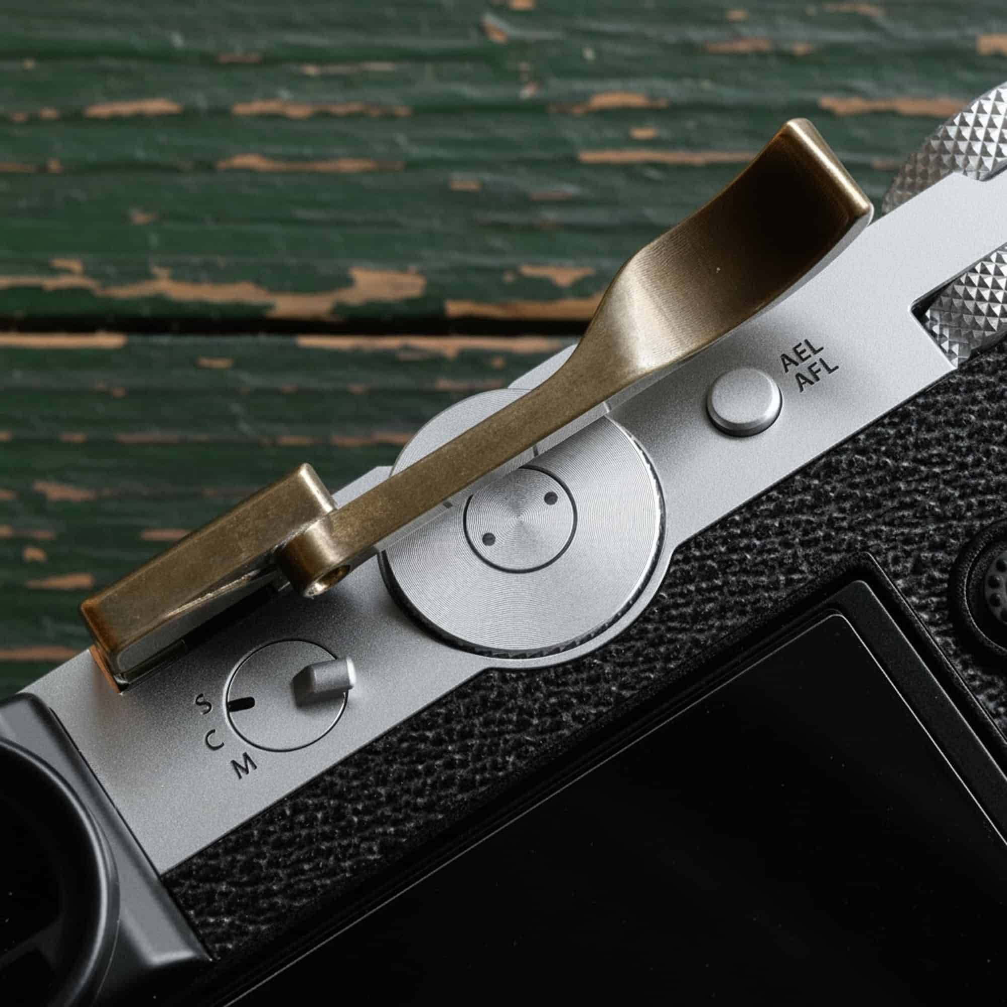 ที่พักนิ้ว Fuji GFX100RF Foldable Thumb Rest Vintage Brass ทองเหลืองรมดำ จาก MostTap