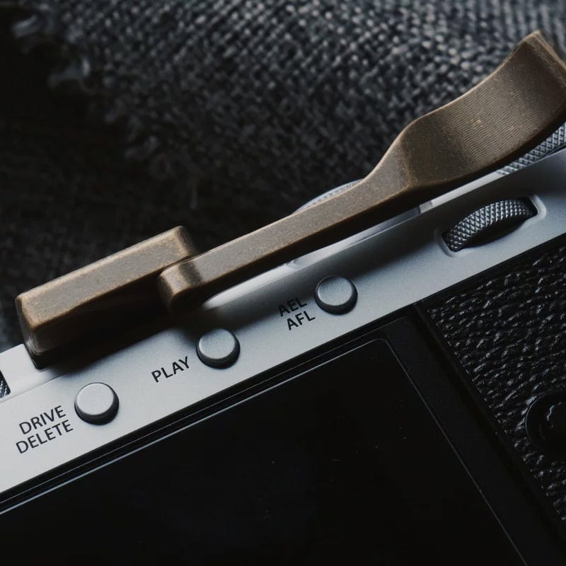 ที่พักนิ้ว Fuji XE5 Foldable Thumb Rest Vintage Brass ทองเหลืองรมดำ จาก MostTap